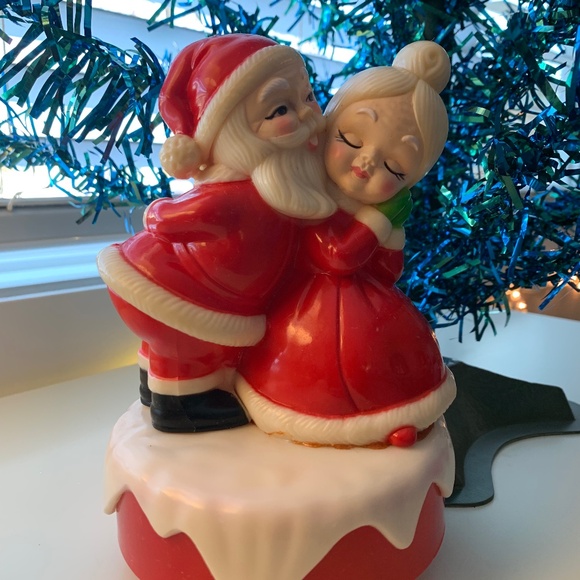 Other - Vintage Plastic Wind UP Mr and Mrs Claus Music Box